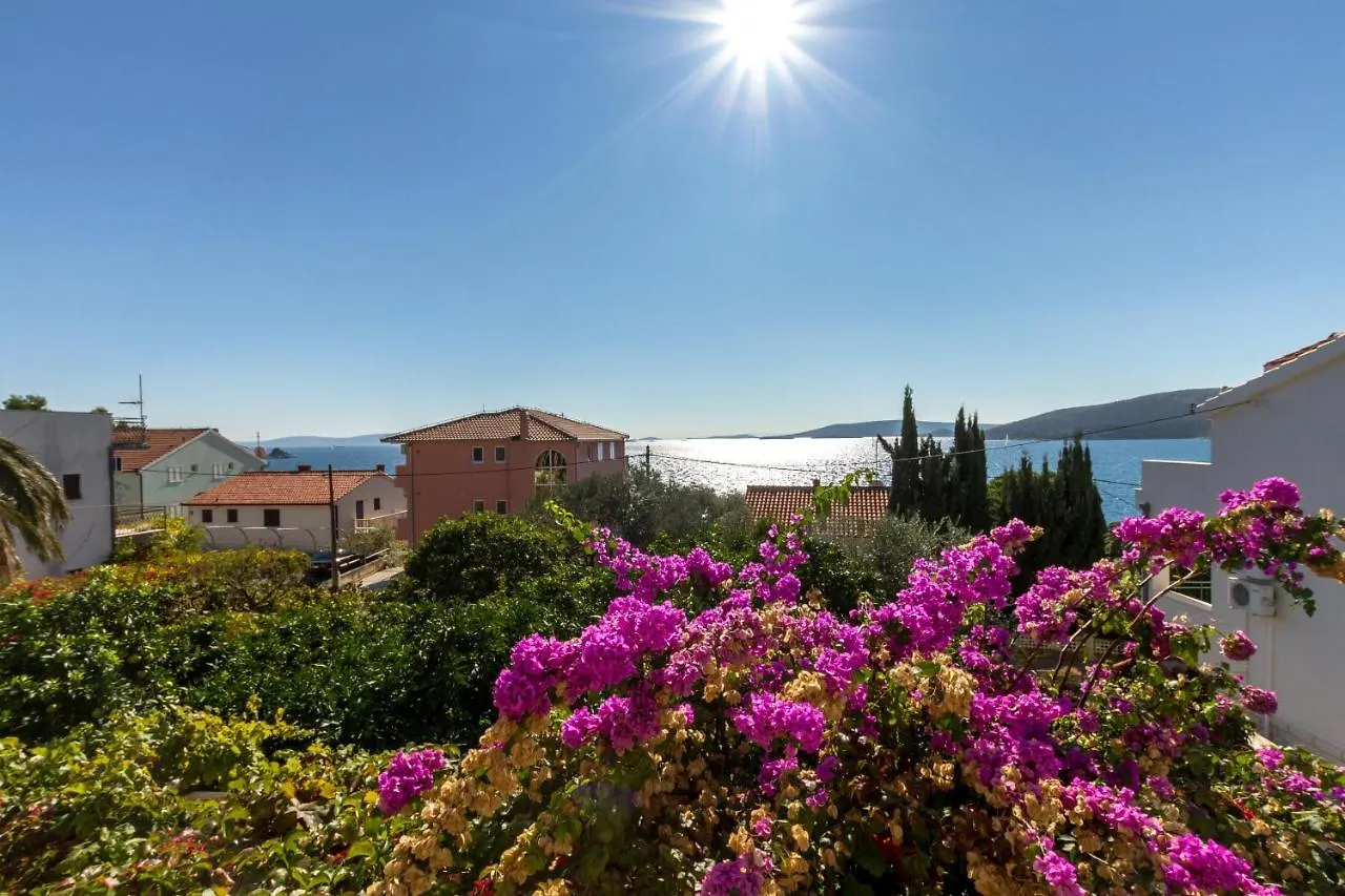 Apartments By The Sea Seget Vranjica, Trogir - 5964