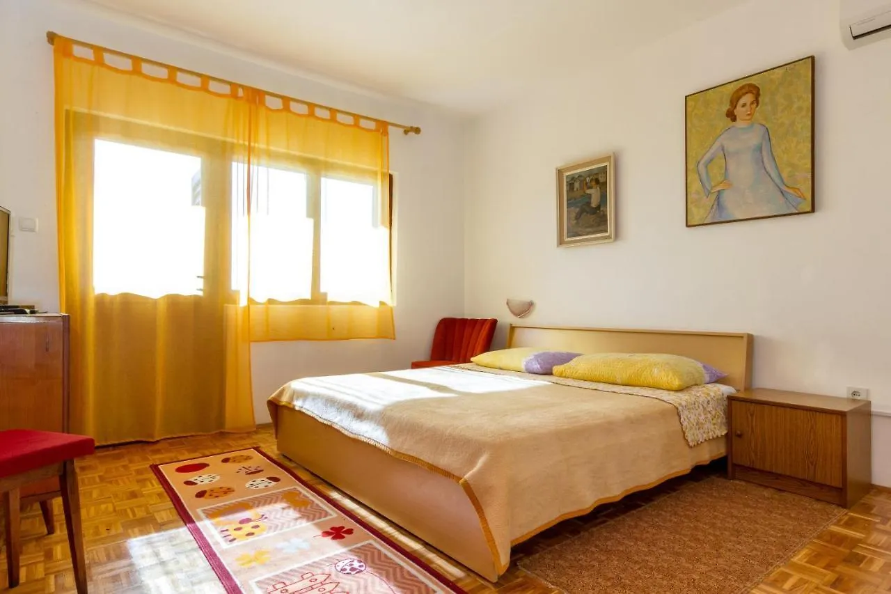 Apartments By The Sea Seget Vranjica, Trogir - 5964 0*,